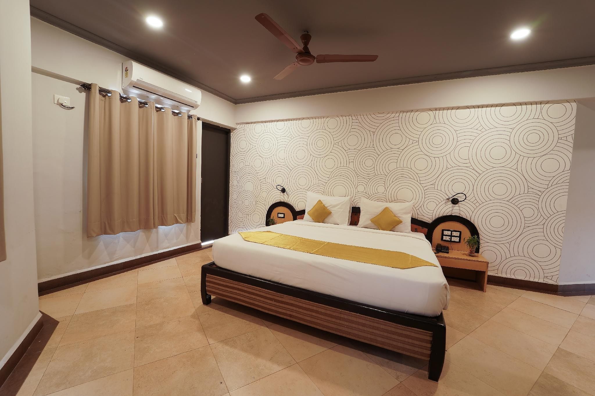 Om Shiv Hotel - Formerly The Treat Hotel