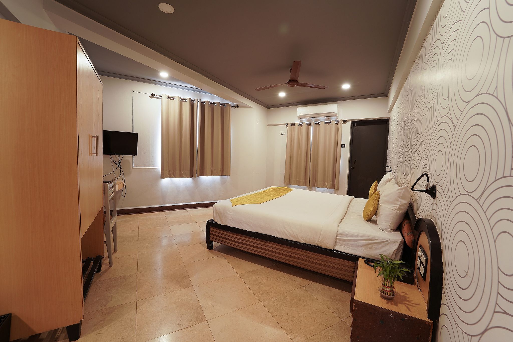 undefined Om Shiv Hotel 7