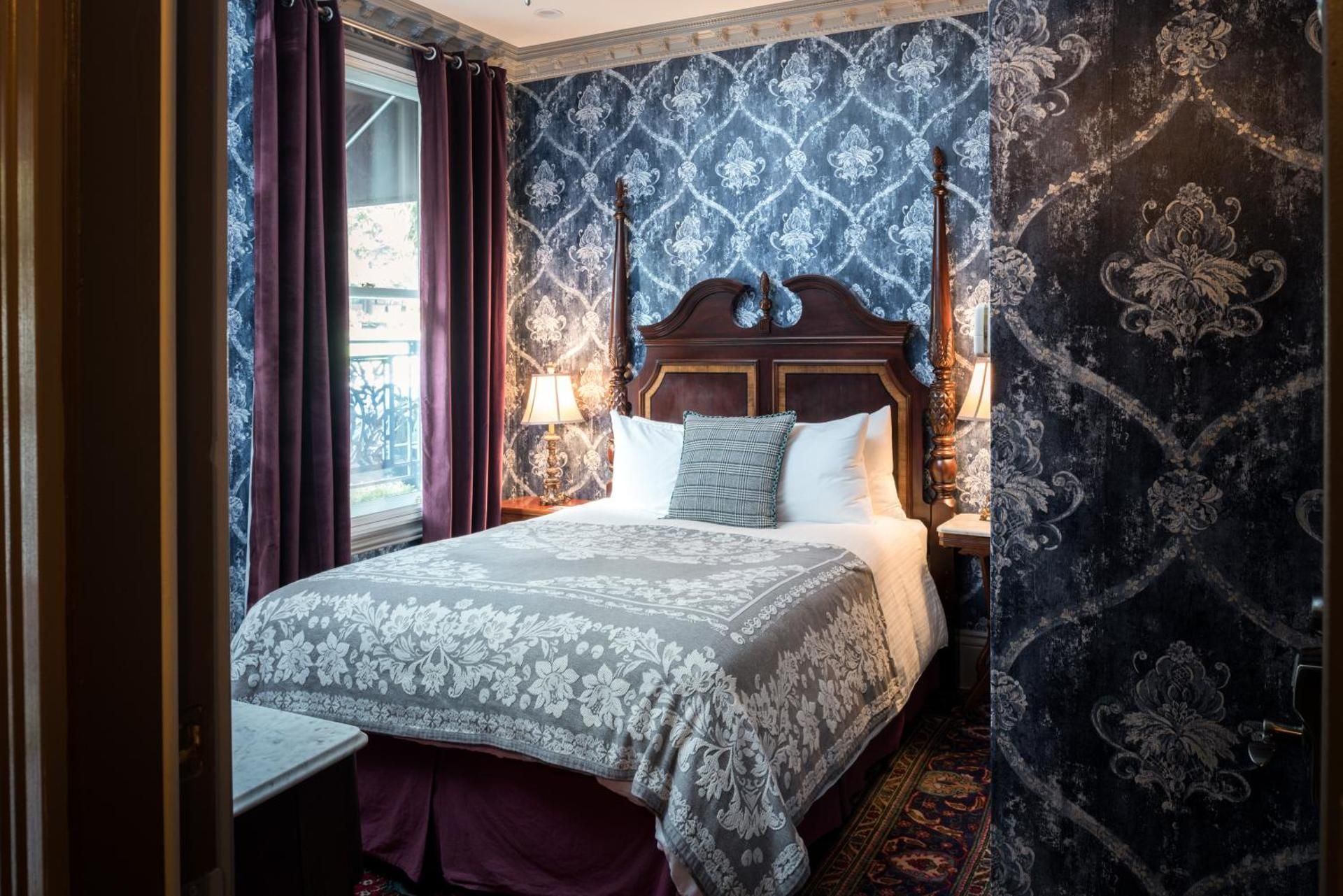 The Monte Cristo Petite Queen 2