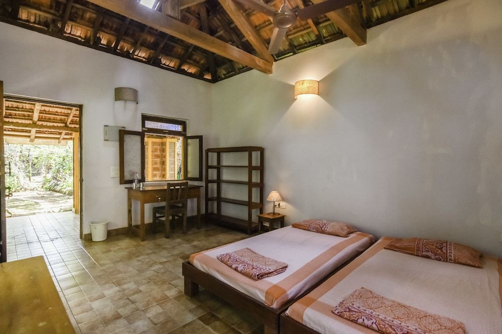 Comfort Cottage with 2 Twin Beds and Garden View