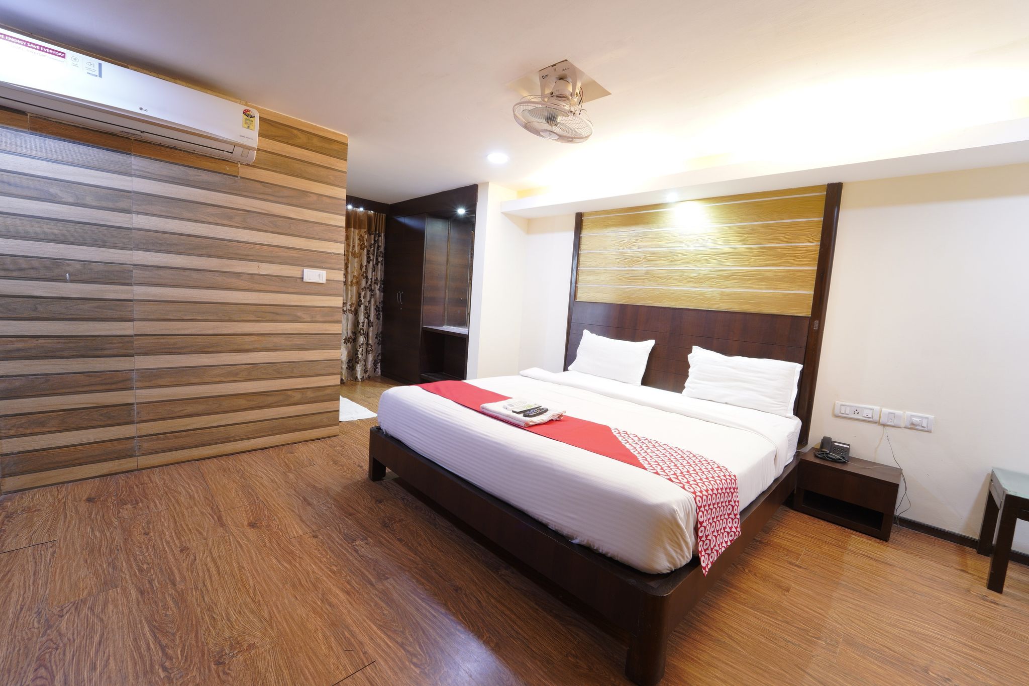 Ocean View The Apartment Hotel Deluxe Room 4