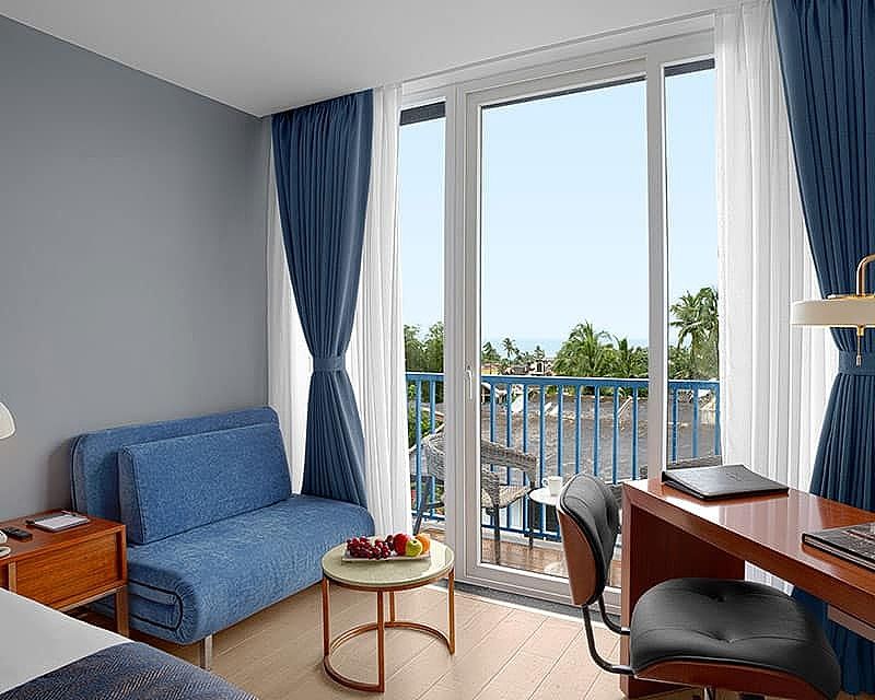 De Mandarin Hotel, Goa Deluxe Room with Balcony 6