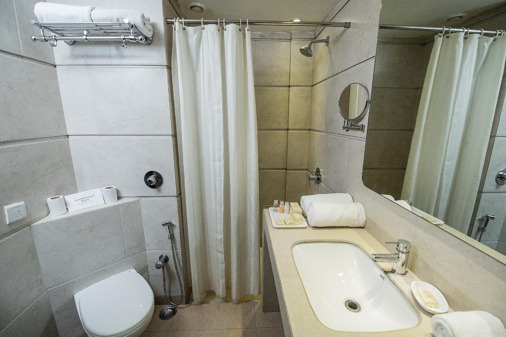 Neelam The Glitz Deluxe Room 5