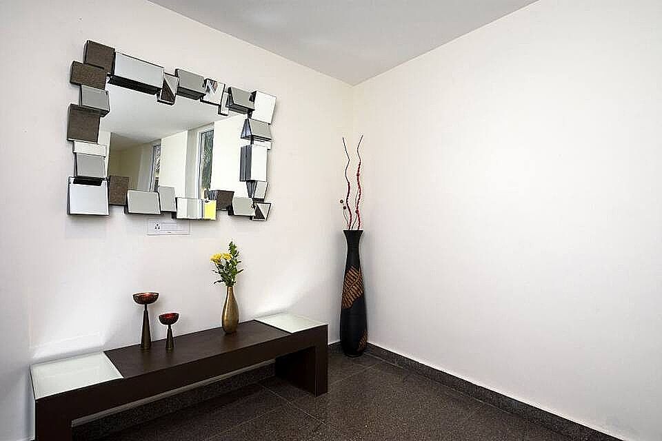 Side Image 1