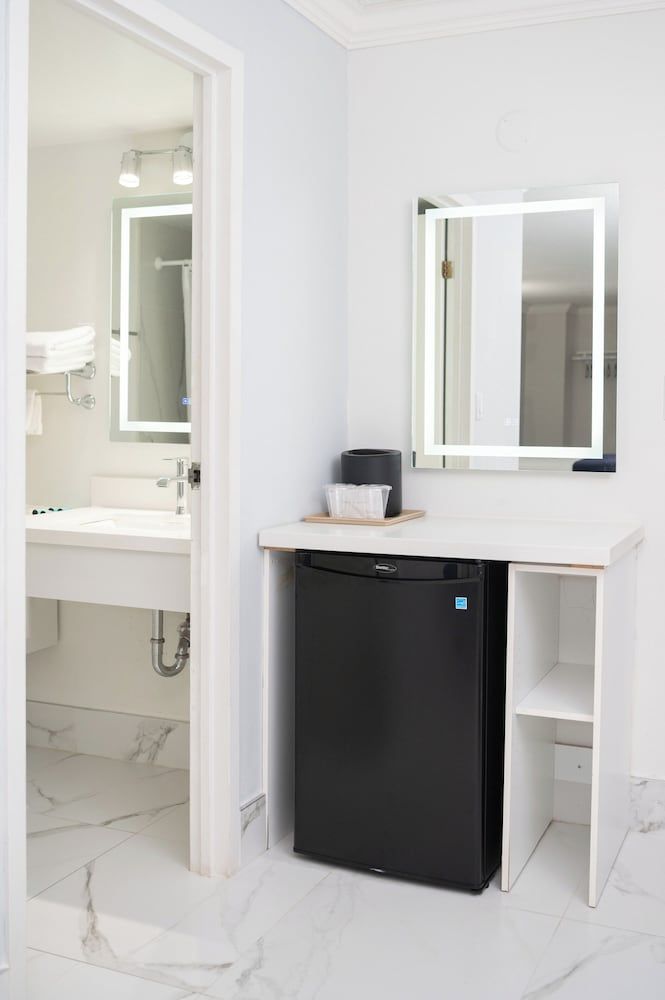 Diplomat Inn Executive Room, 2 Queen Beds 15