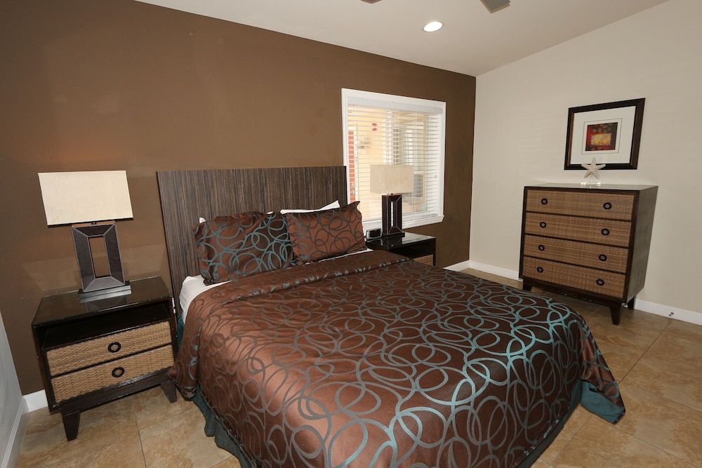 Standard Condo, 2 Bedrooms
