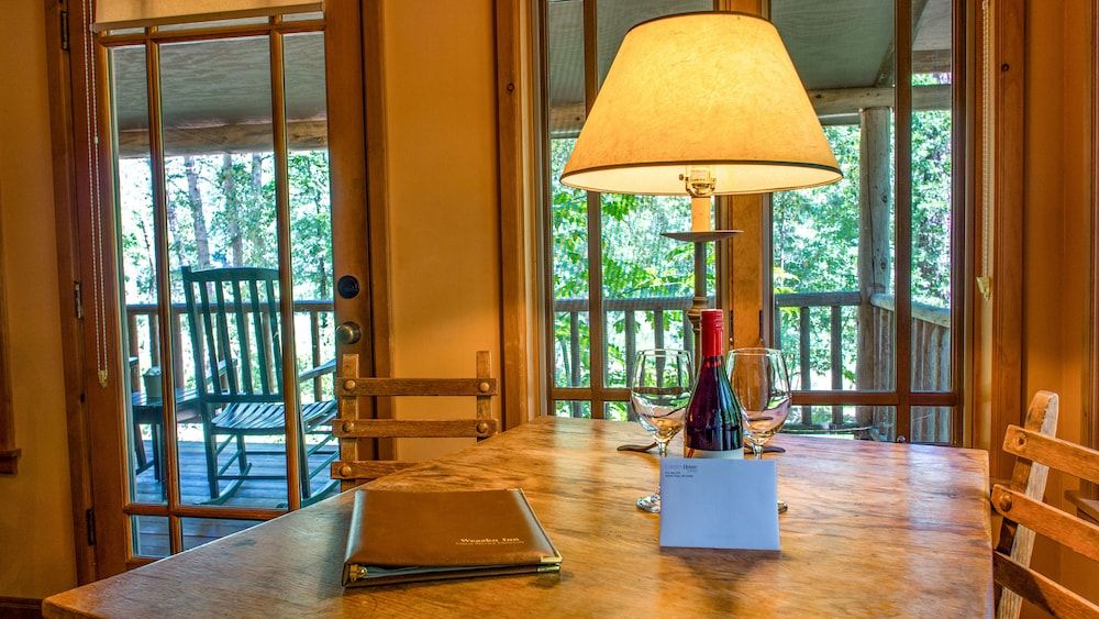 Weasku Inn Suite, 1 King Bed (Riverfront) 10