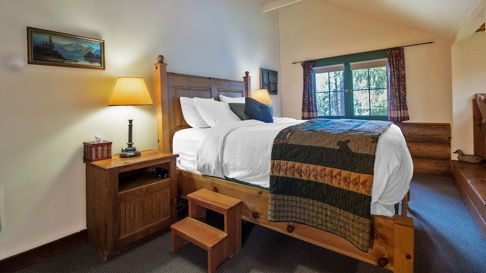 Weasku Inn Room, 1 Queen Bed (Lodge) 7
