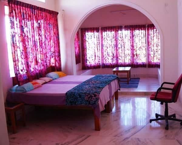 undefined tun L hotel house boat Resorts 5