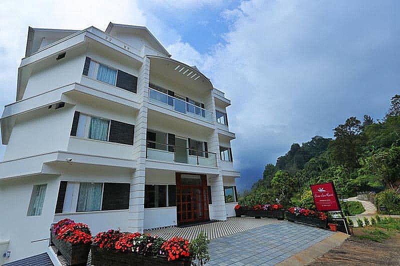 undefined Snowline Resort 7