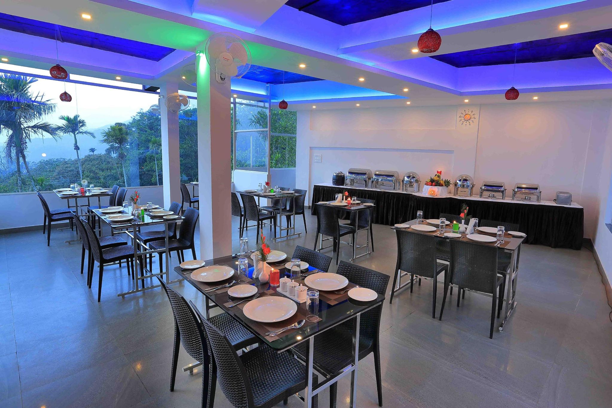 Food & Dining