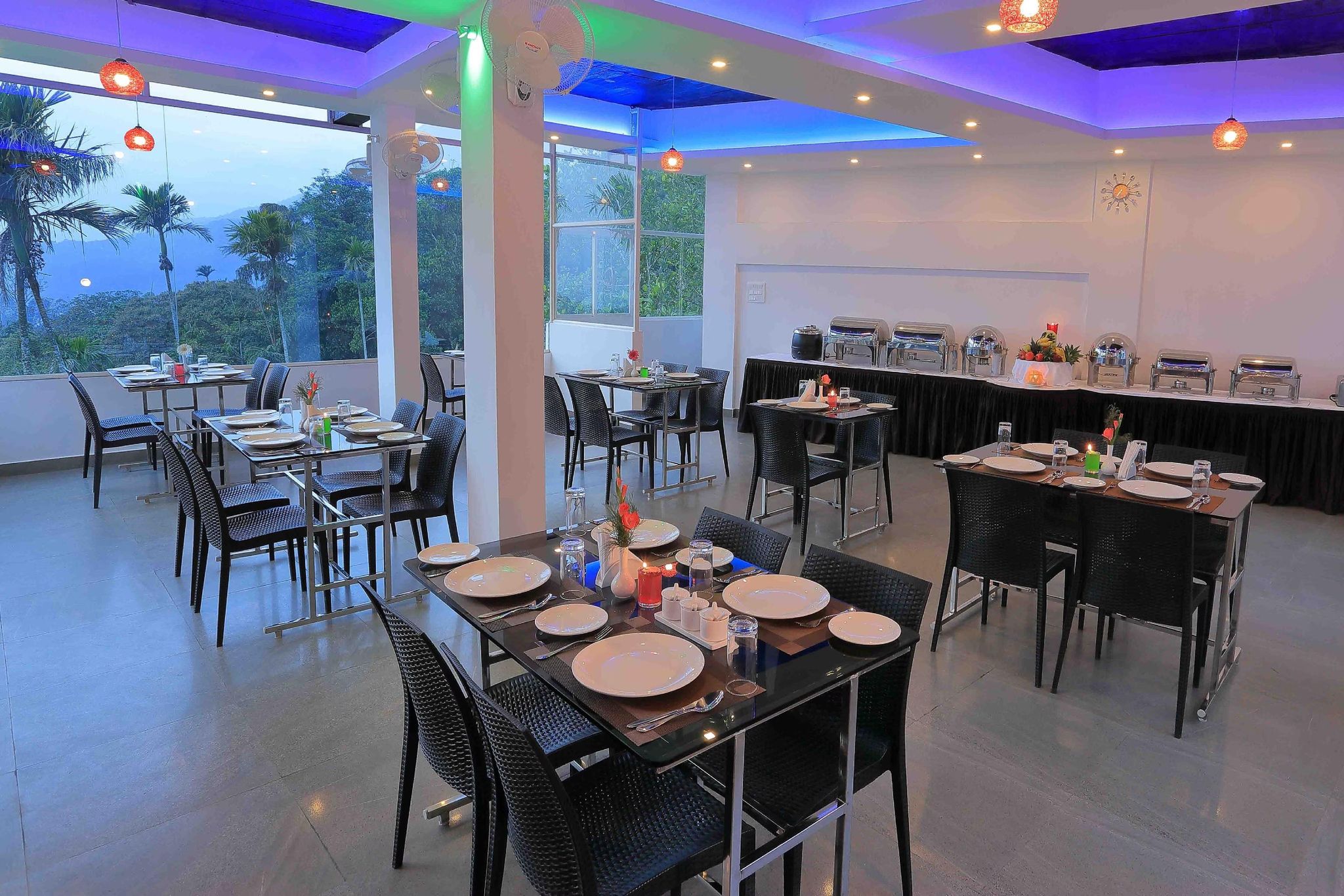 Food & Dining
