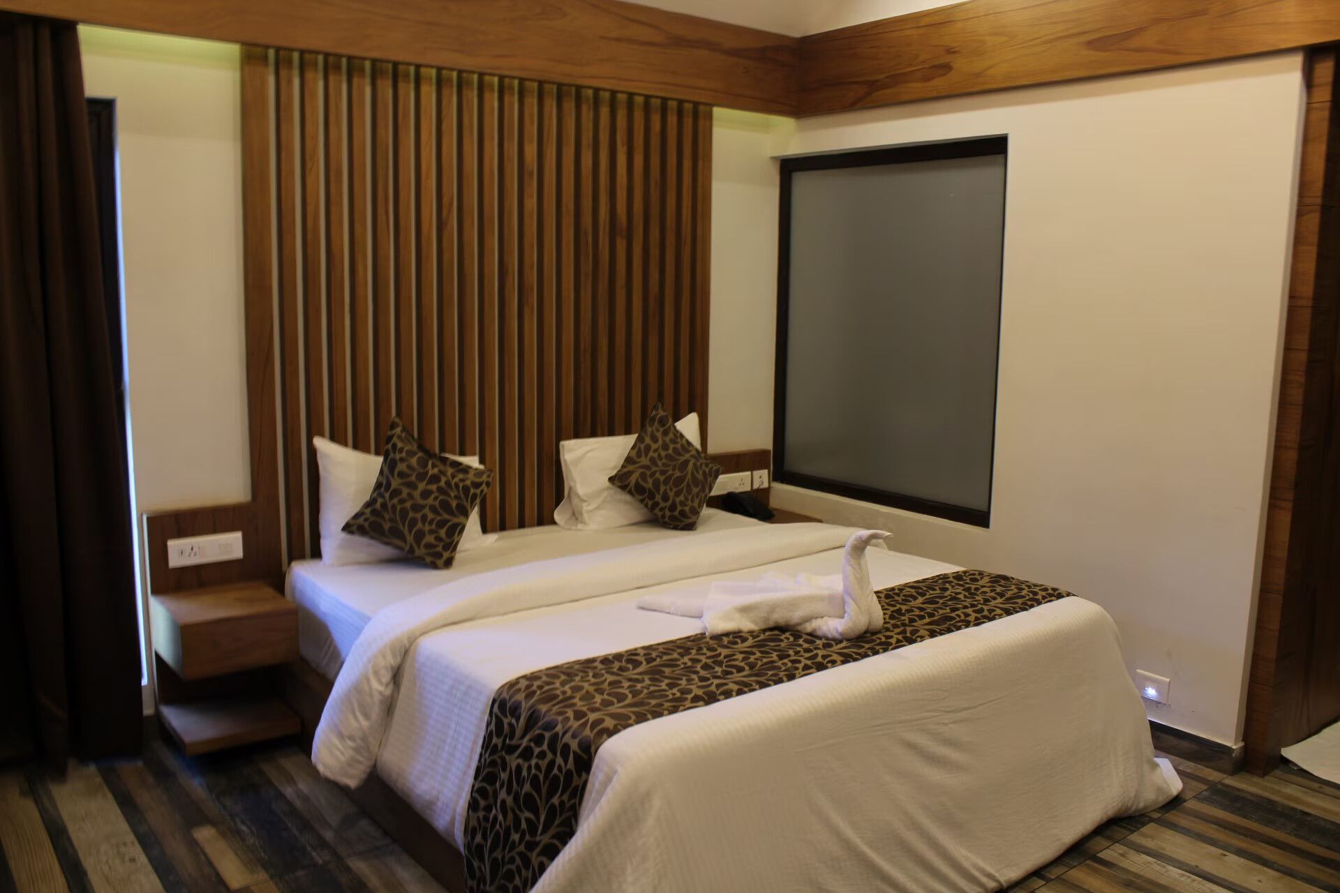 The Wild Trails Clarks Exotica, Munnar Premium Forest view Family Suite Cottage with Balcony 3