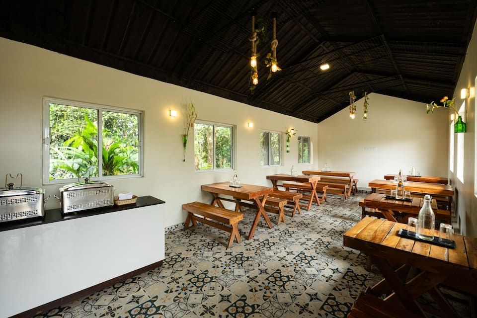 Food & Dining