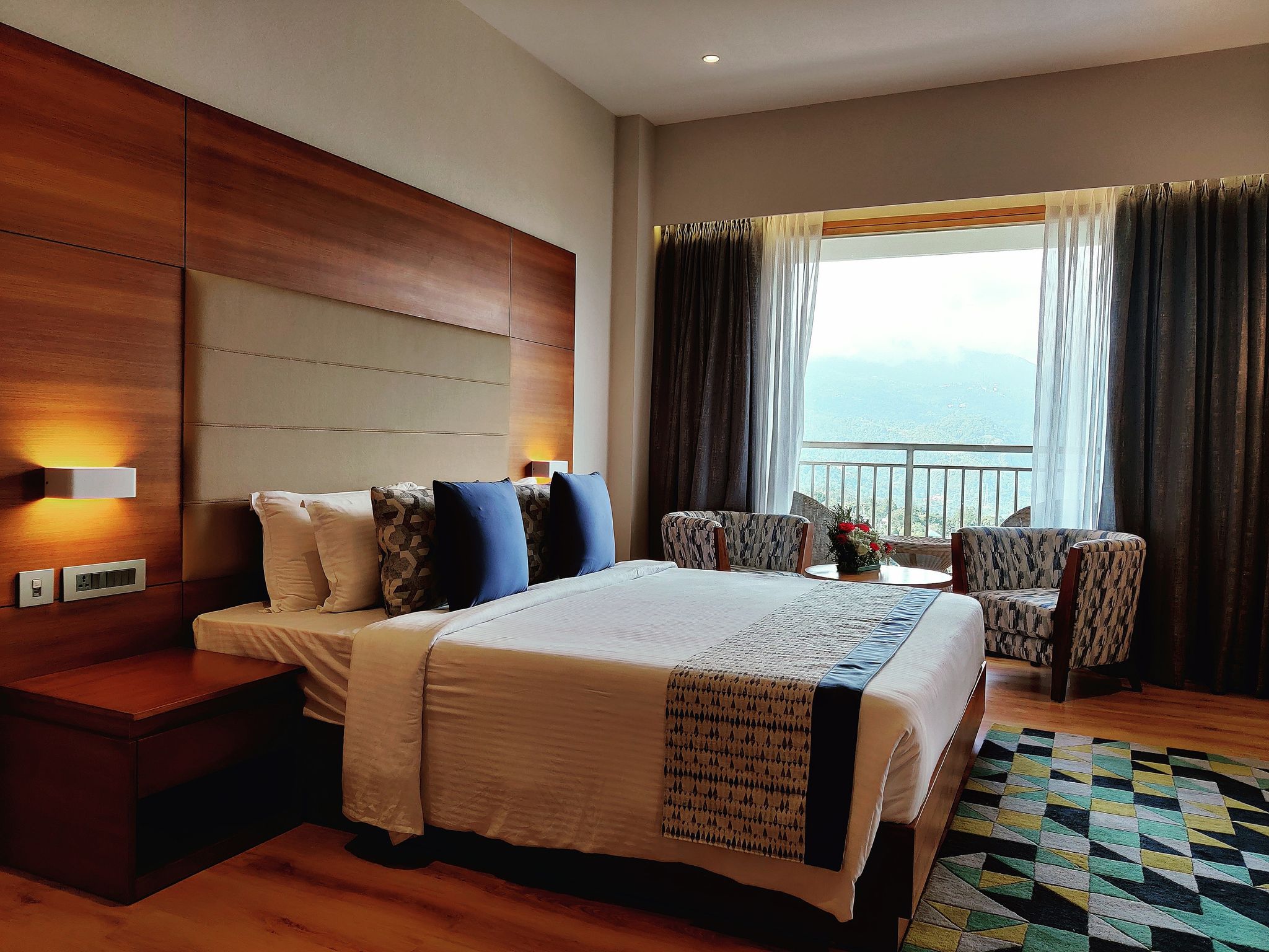 Vibe Munnar Hamilton Regalia with Balcony