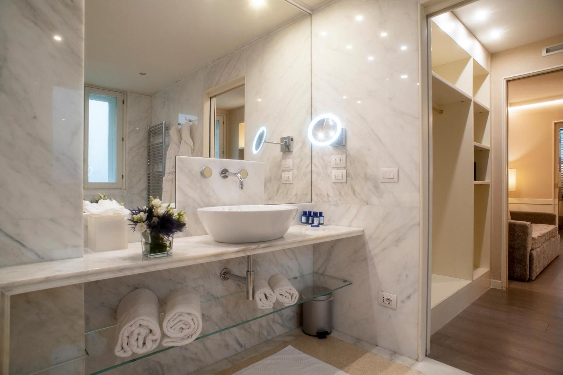 undefined Ponte Vecchio Suites & Spa 9