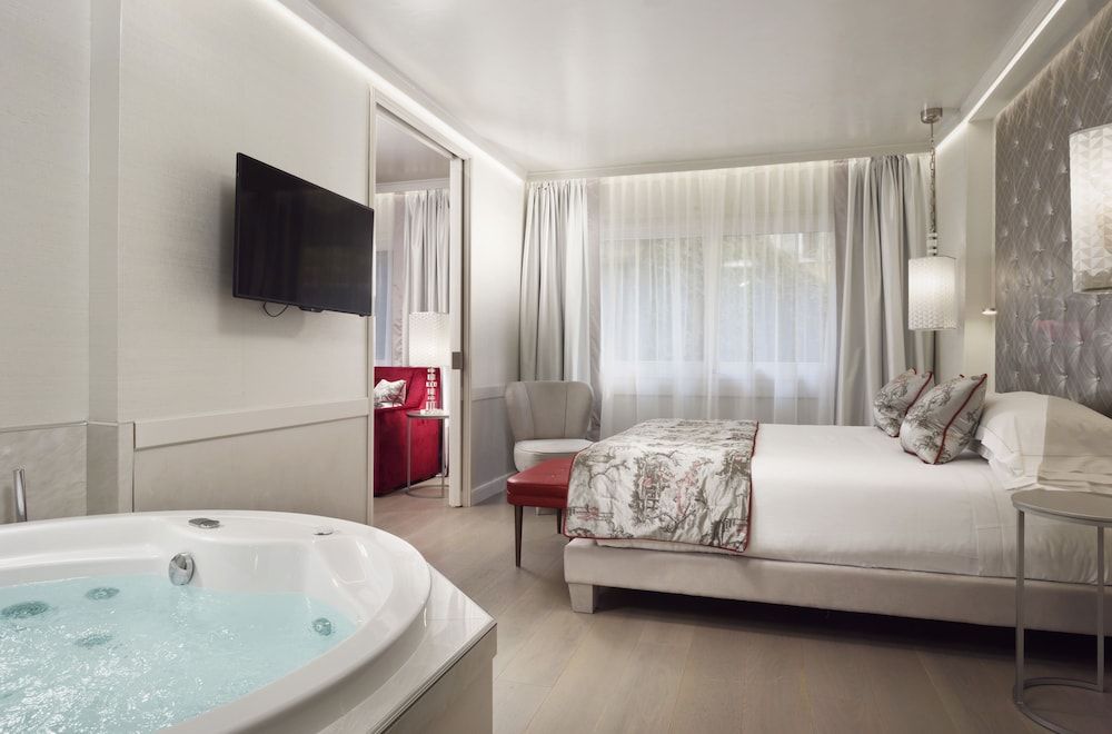 undefined Ponte Vecchio Suites & Spa 3