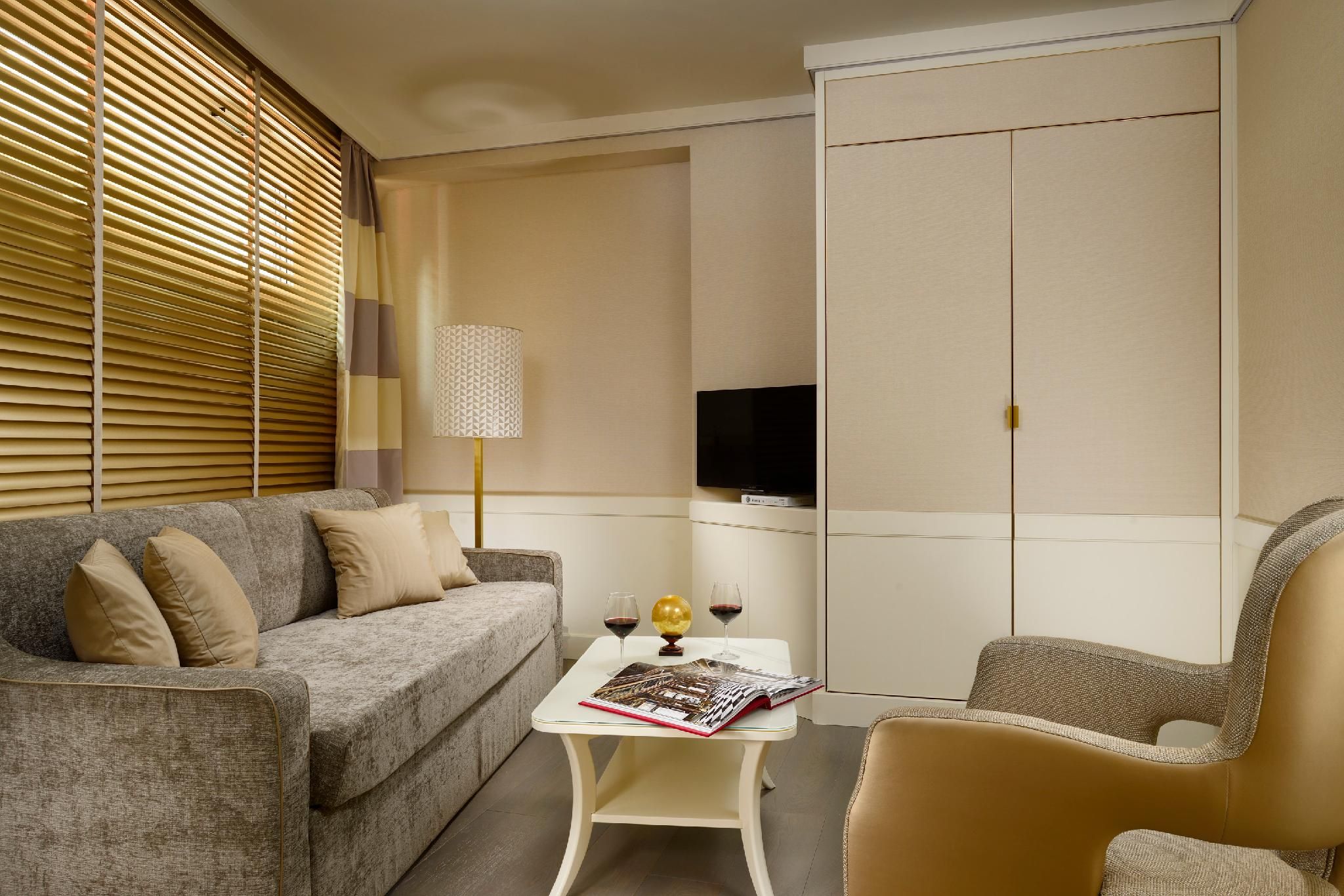 undefined Ponte Vecchio Suites & Spa 7