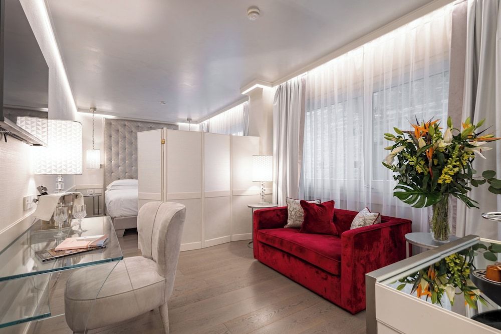 undefined Ponte Vecchio Suites & Spa 9