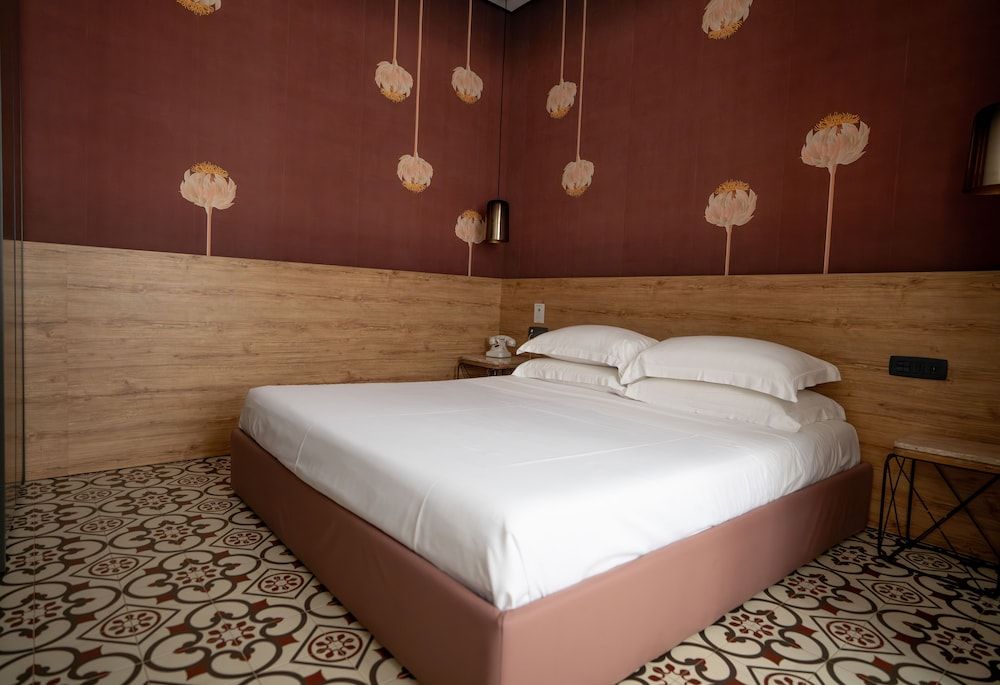 Suite, Balcony