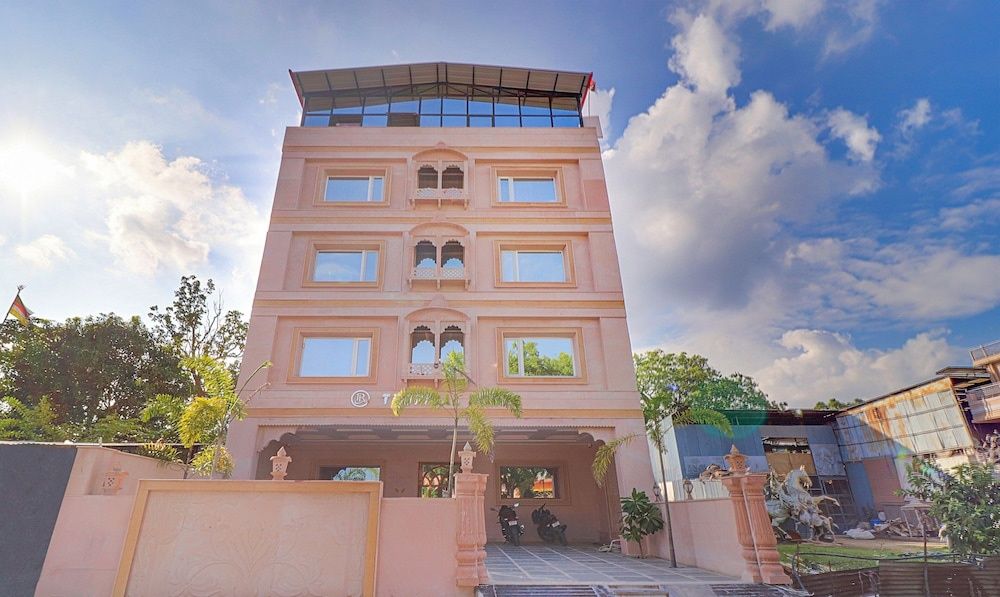 undefined Treebo Royal Mirage, Bhoopatwala