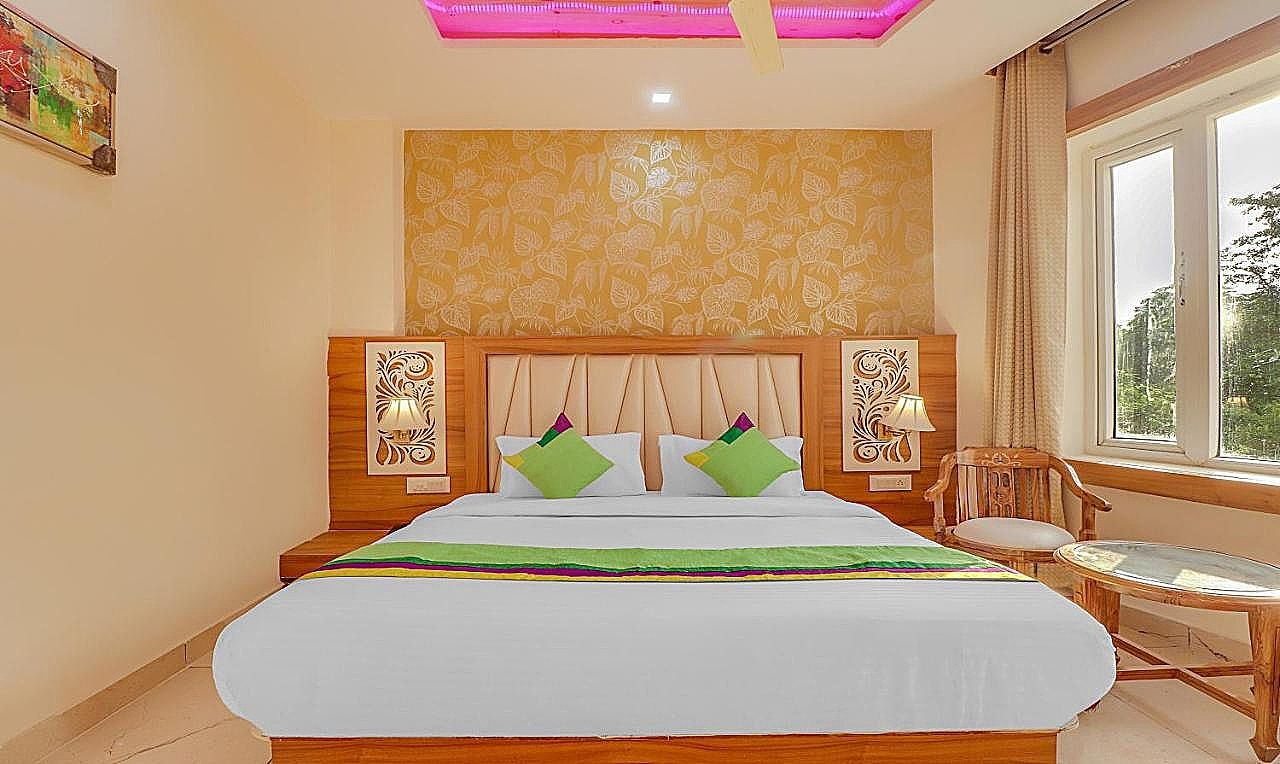Treebo Royal Mirage, Bhoopatwala Economy Double Room