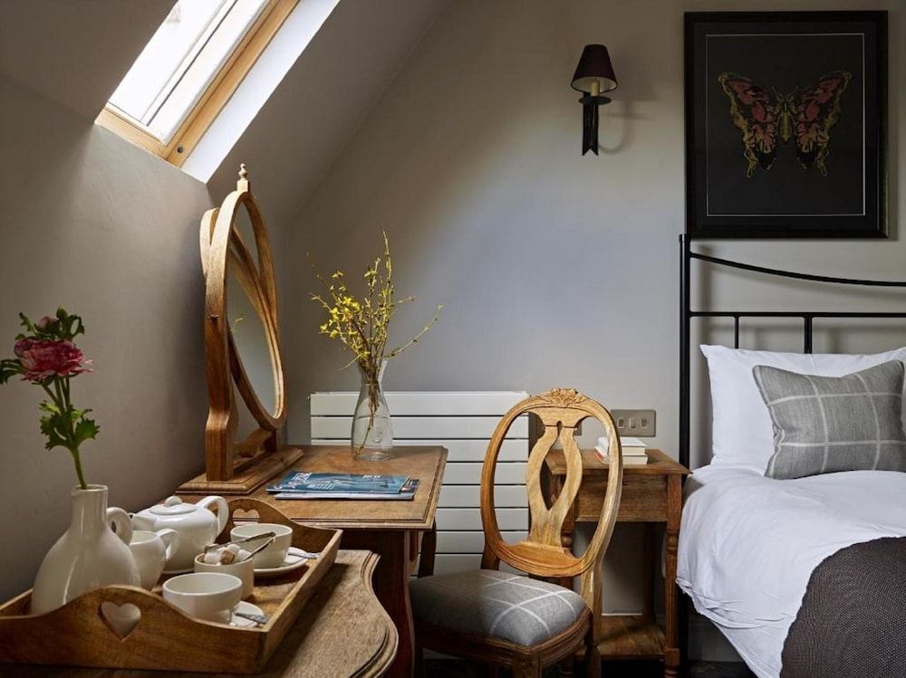 Cotswold Grange Deluxe Double Room 3