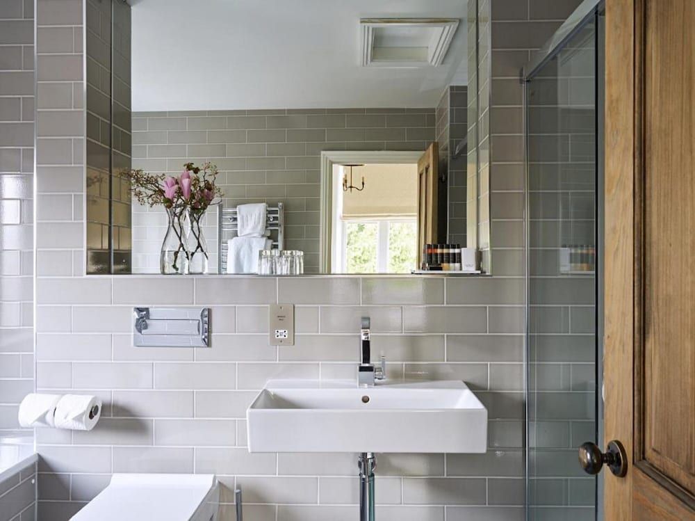 Cotswold Grange Luxury Double Room 4