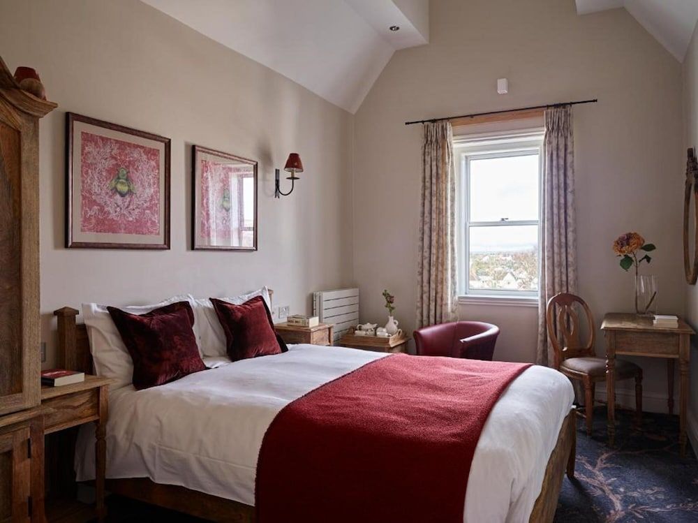 Cotswold Grange Deluxe Double Room 4