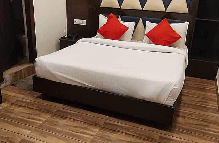 Trpotels Sudarshan Deluxe Room 3