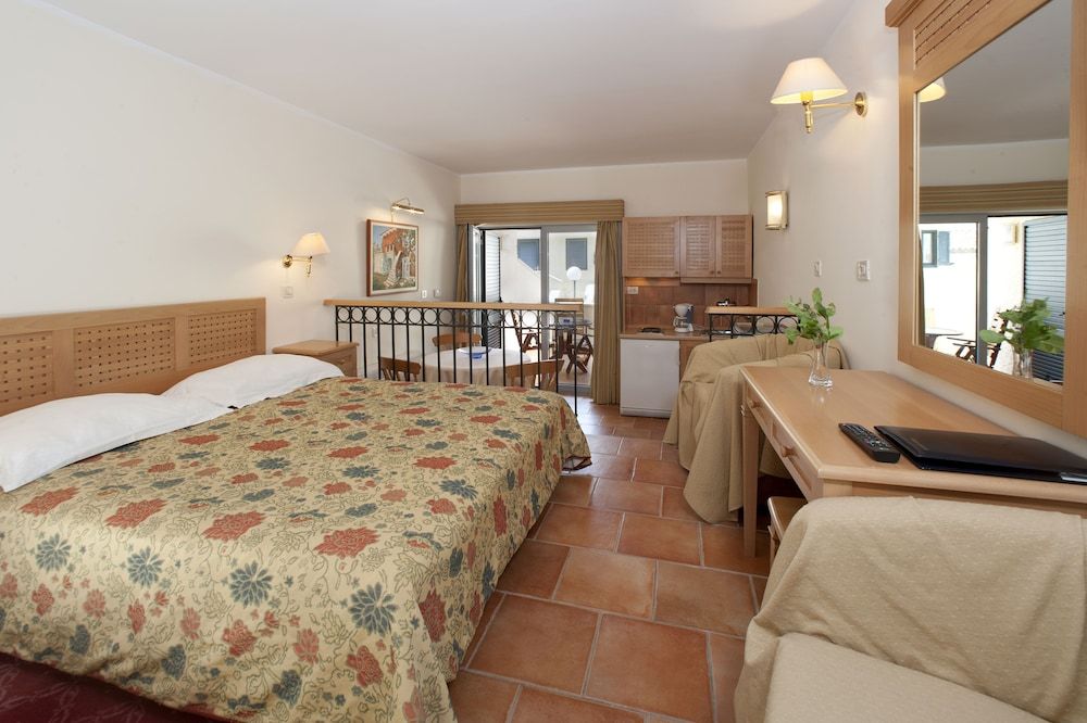 Studio for 2 persons with terrace, park side