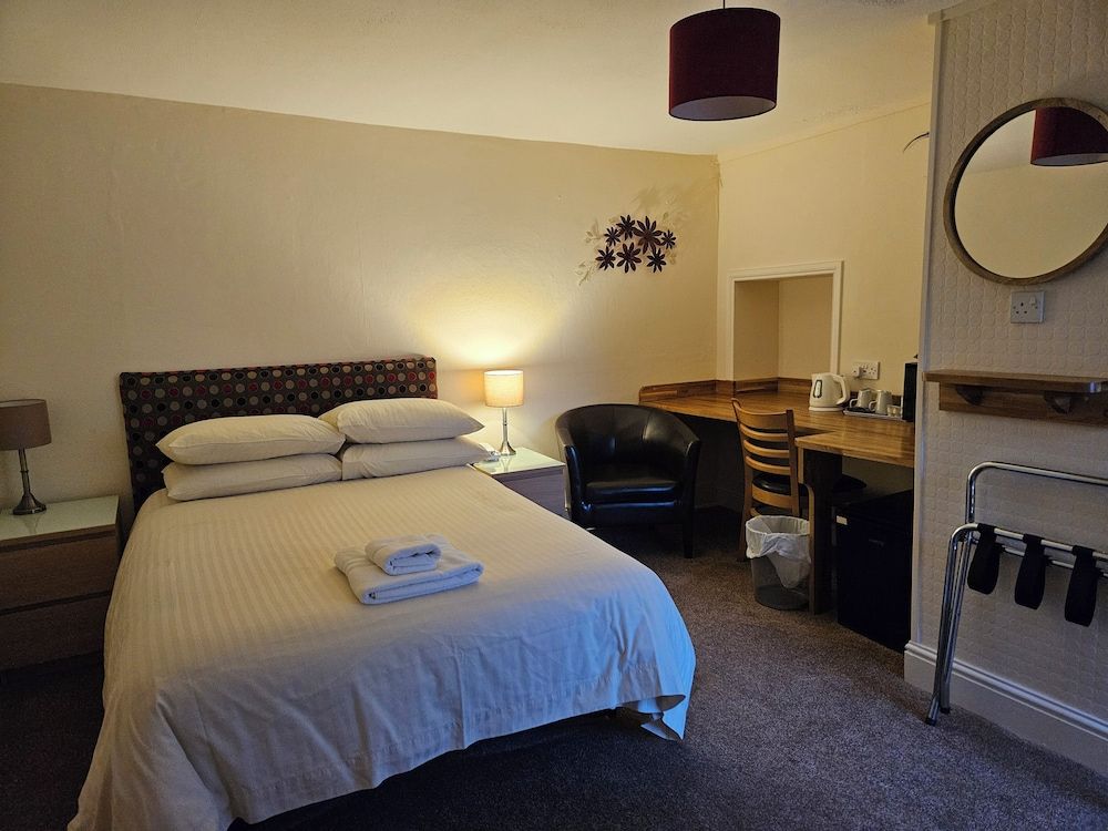 The Edward Hotel Standard Double Room 6