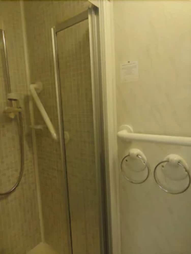 The Edward Hotel Standard Double Room 8