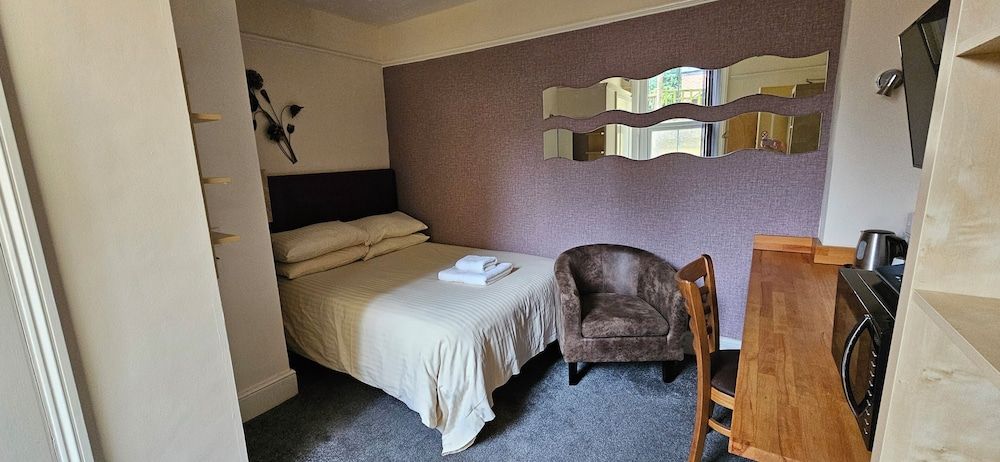 The Edward Hotel Single Room 6