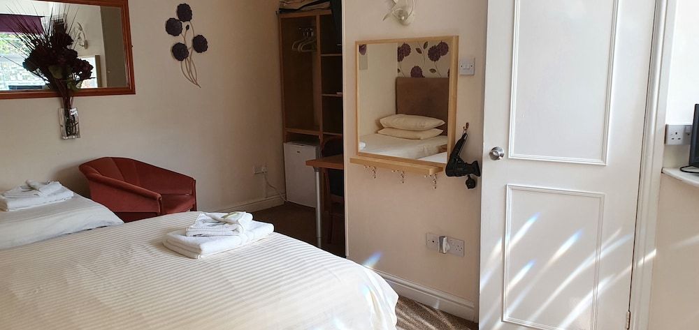 The Edward Hotel Standard Double Room 2