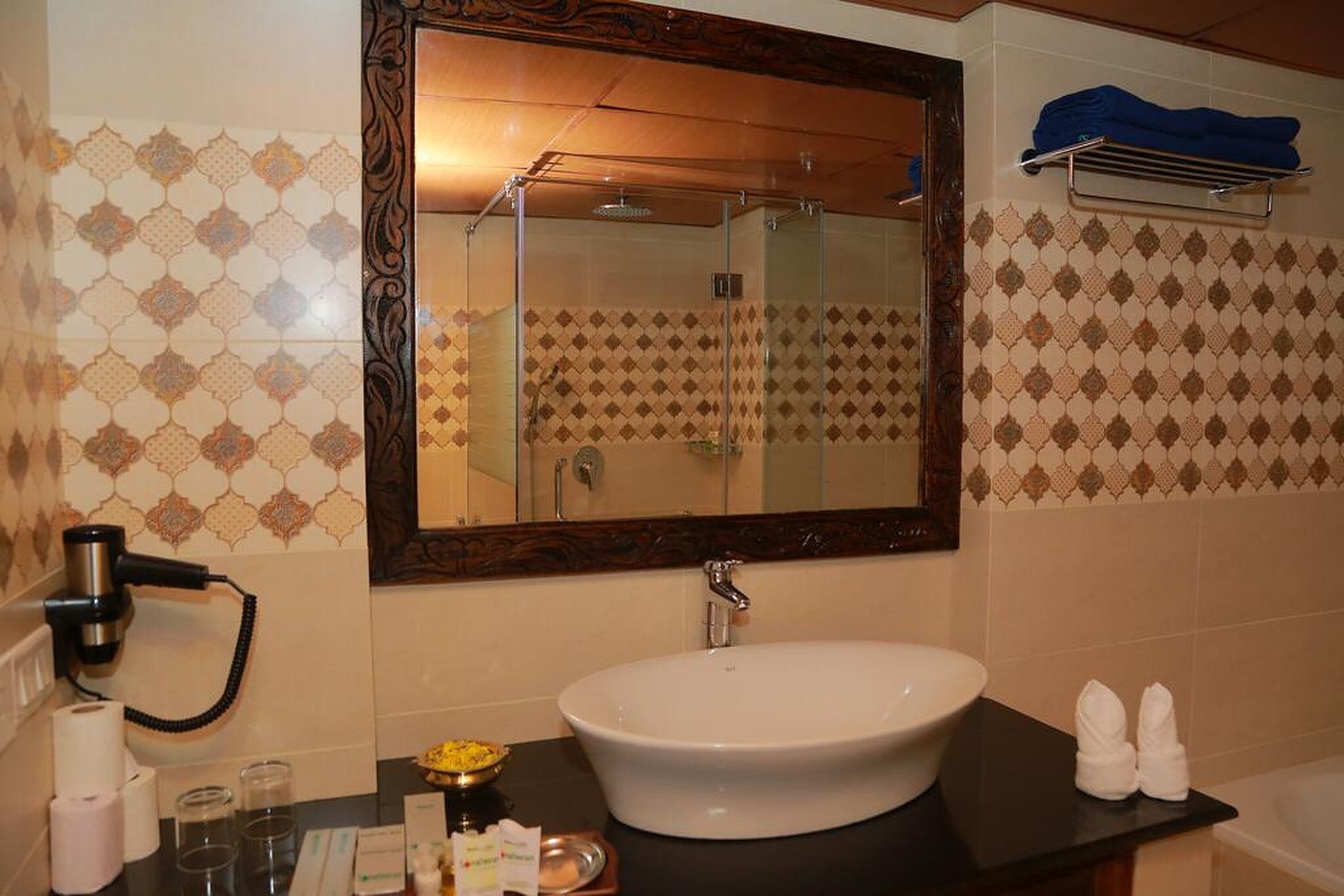 Hill View Palace Deluxe