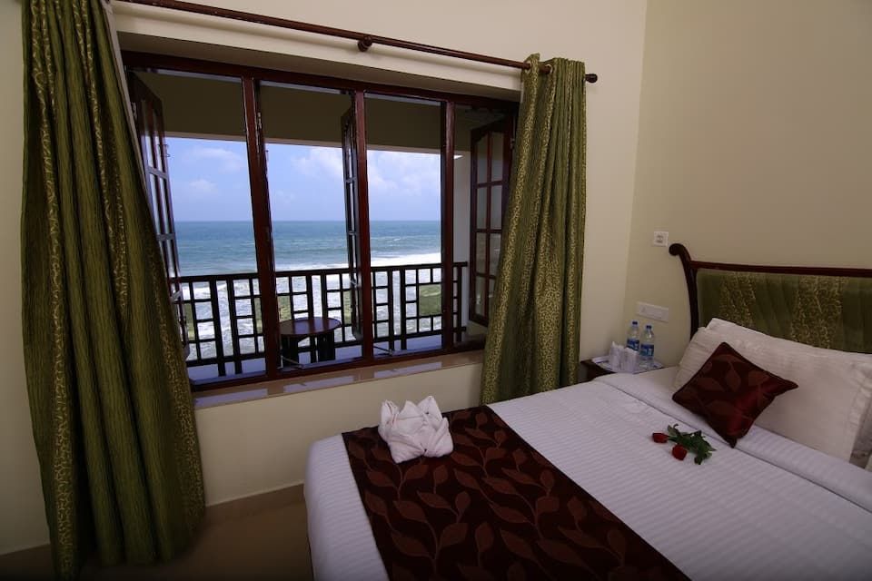 Hotel Searock Beach Resort