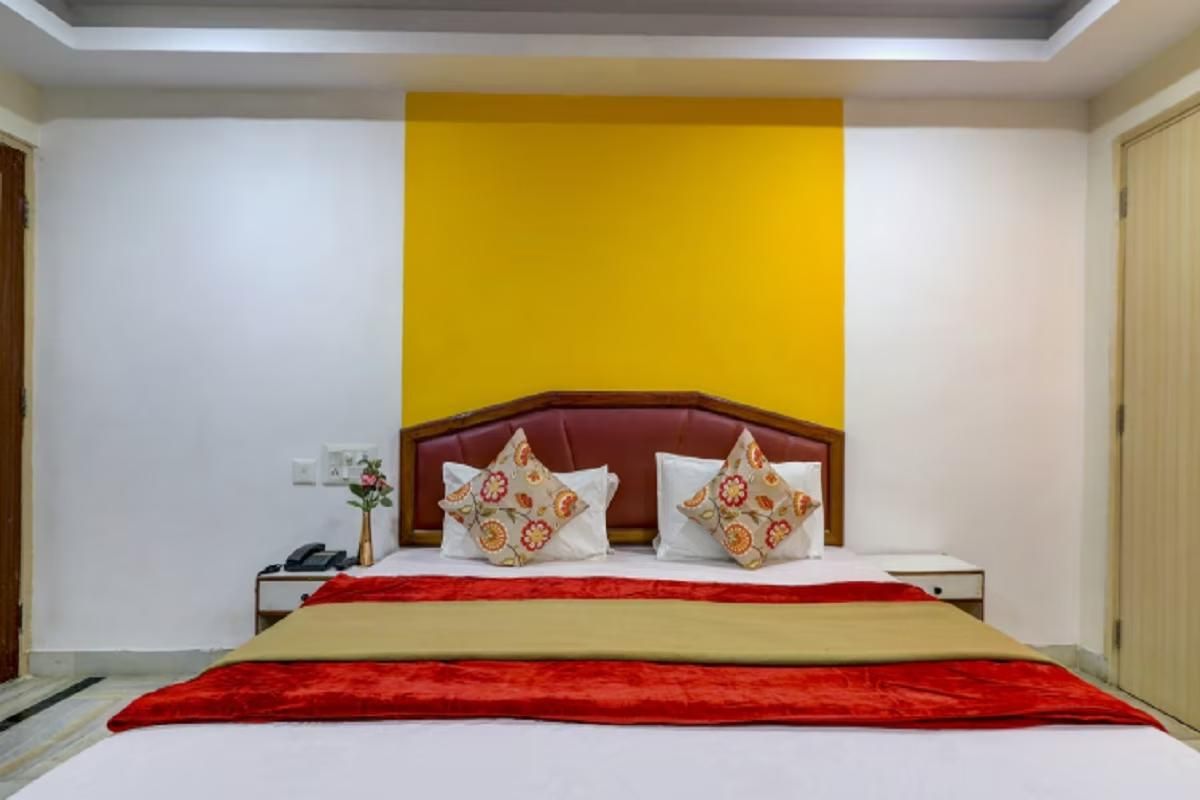 Sri Sai Sadan Executive ac room 2