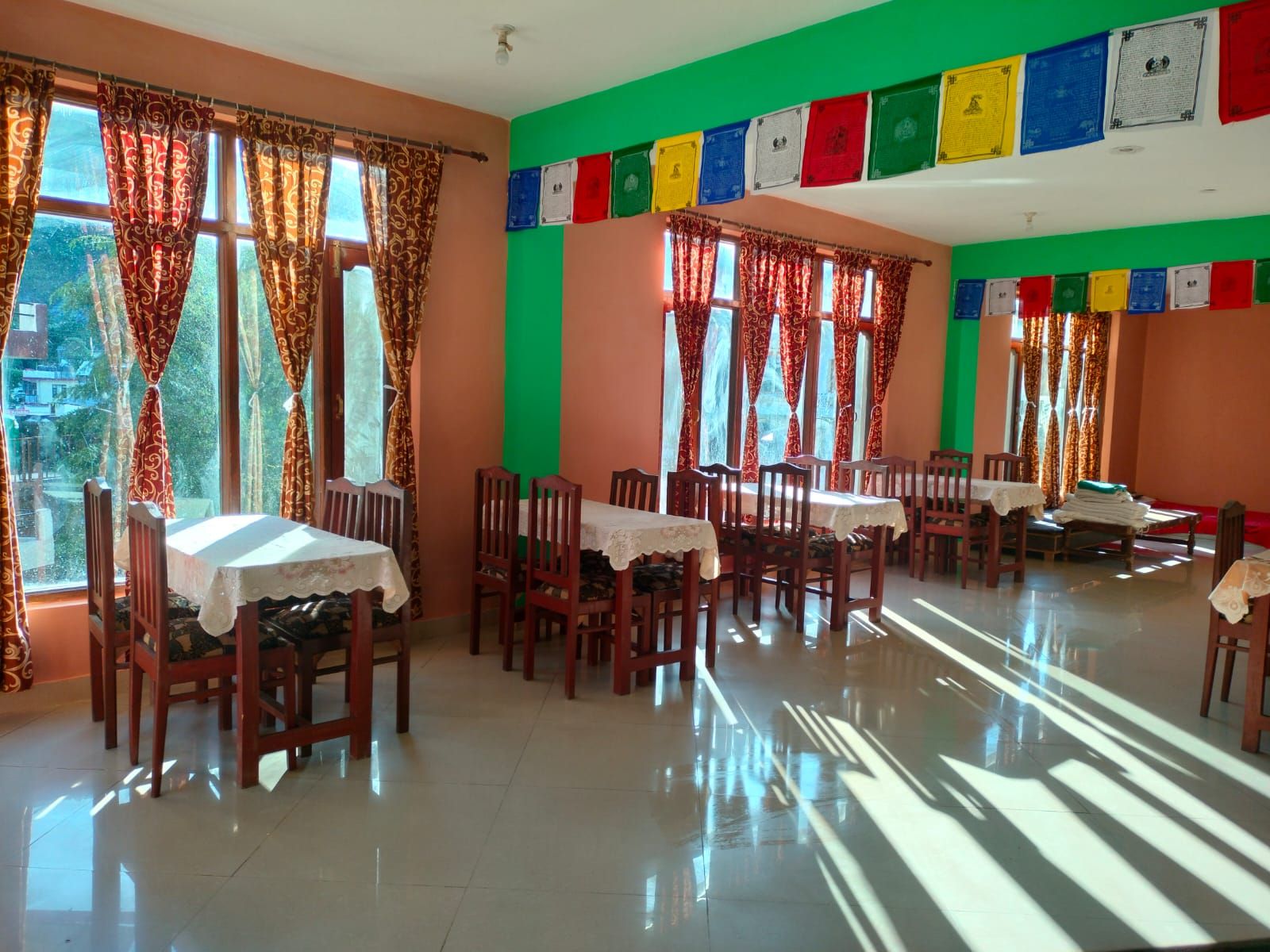 undefined Hotel Econest 4