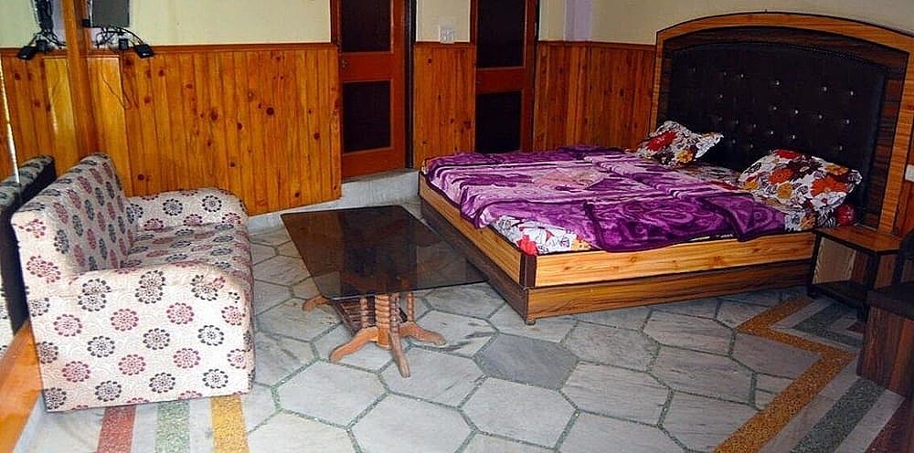 Hotel Himalayan Paradise Deluxe Room 7