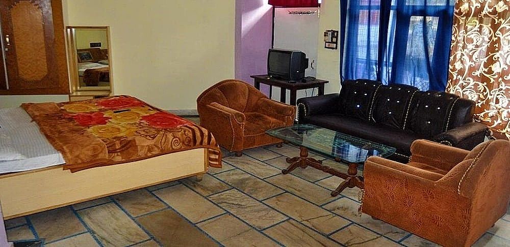 Hotel Himalayan Paradise Deluxe Room 26