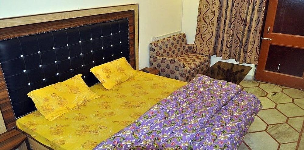 Hotel Himalayan Paradise Deluxe Room 13