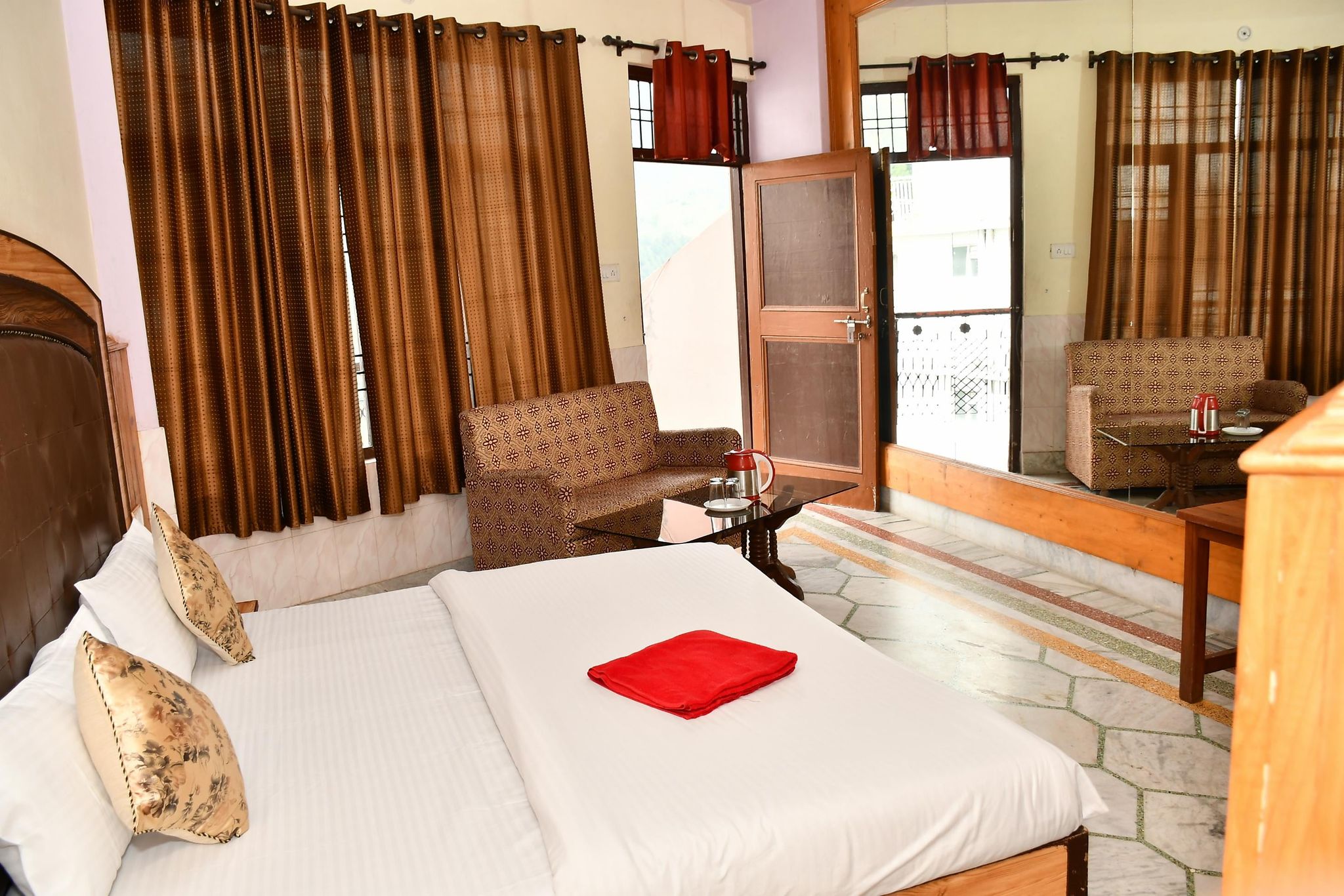 Hotel Himalayan Paradise Deluxe Room 20