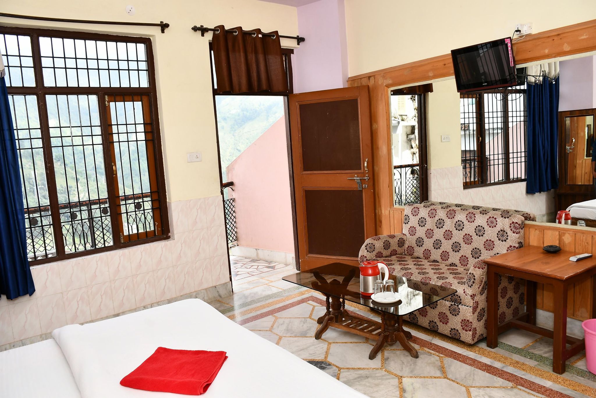 Hotel Himalayan Paradise Deluxe Room 29