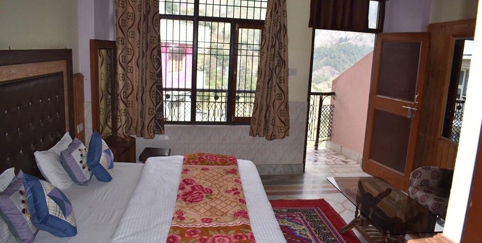 Hotel Himalayan Paradise Deluxe Room 12