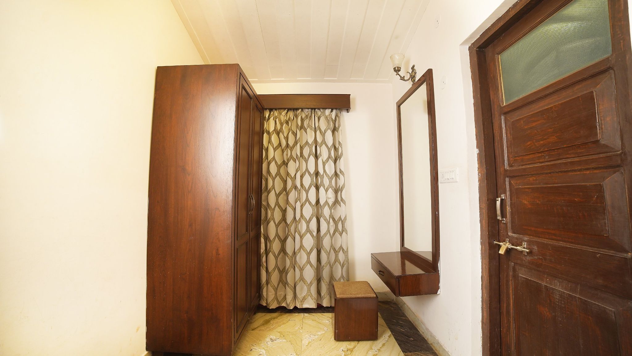 MPT Club View AC Room 13