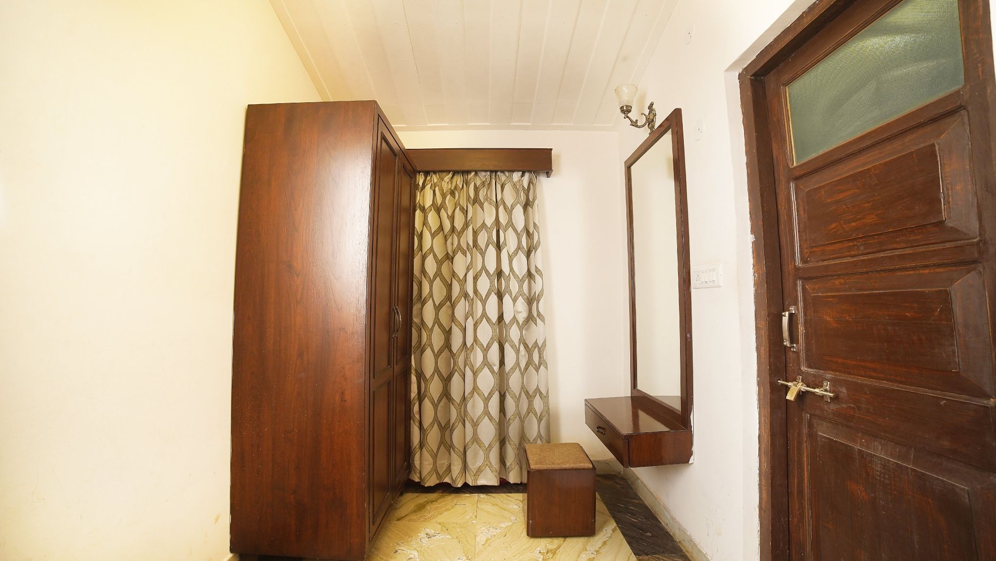 MPT Club View AC Room 12