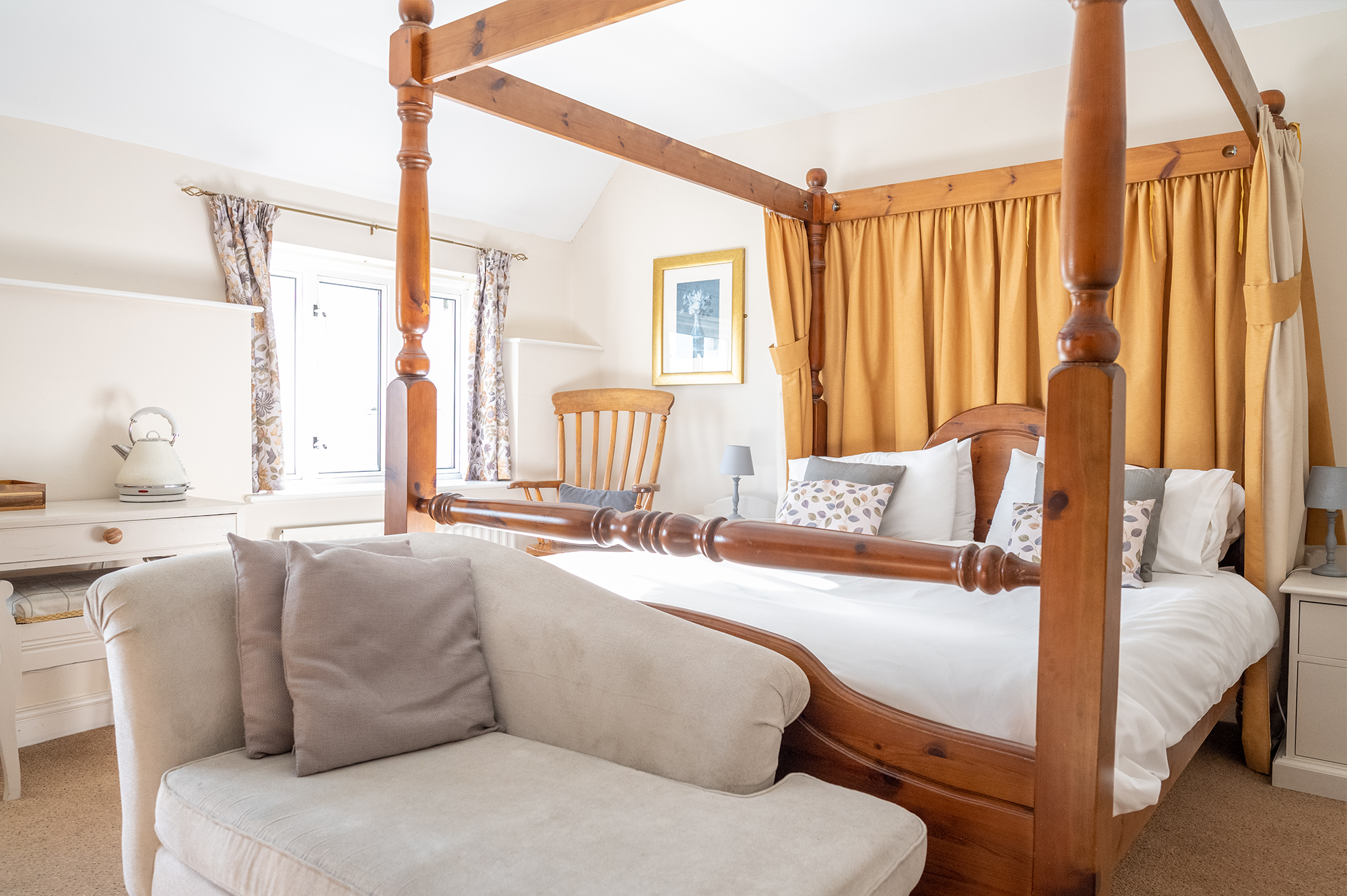 The Lordleaze Hotel And Restaurant Double Room with Four Poster Bed