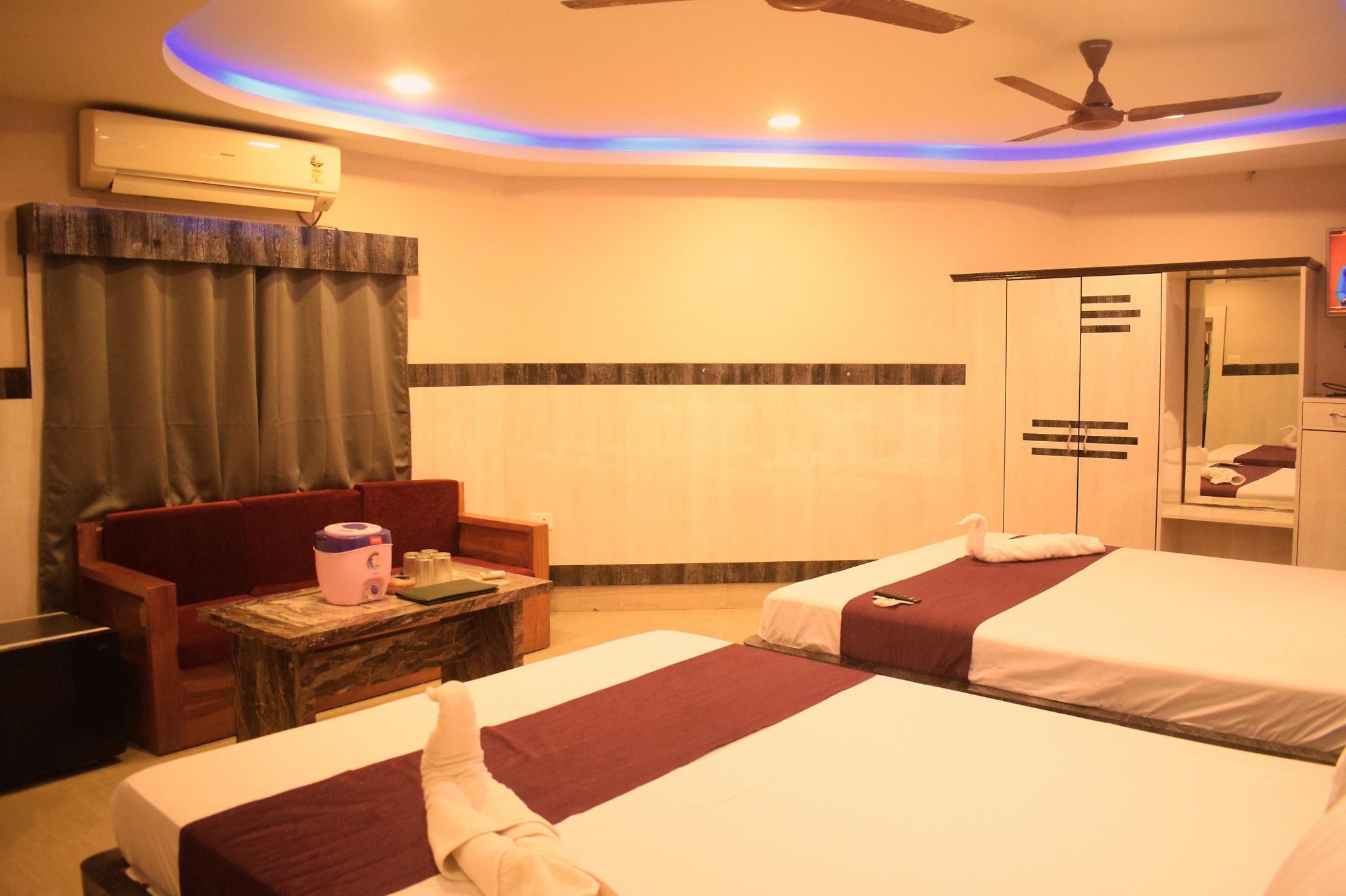 DELUX FOUR BEDED SUITE AC