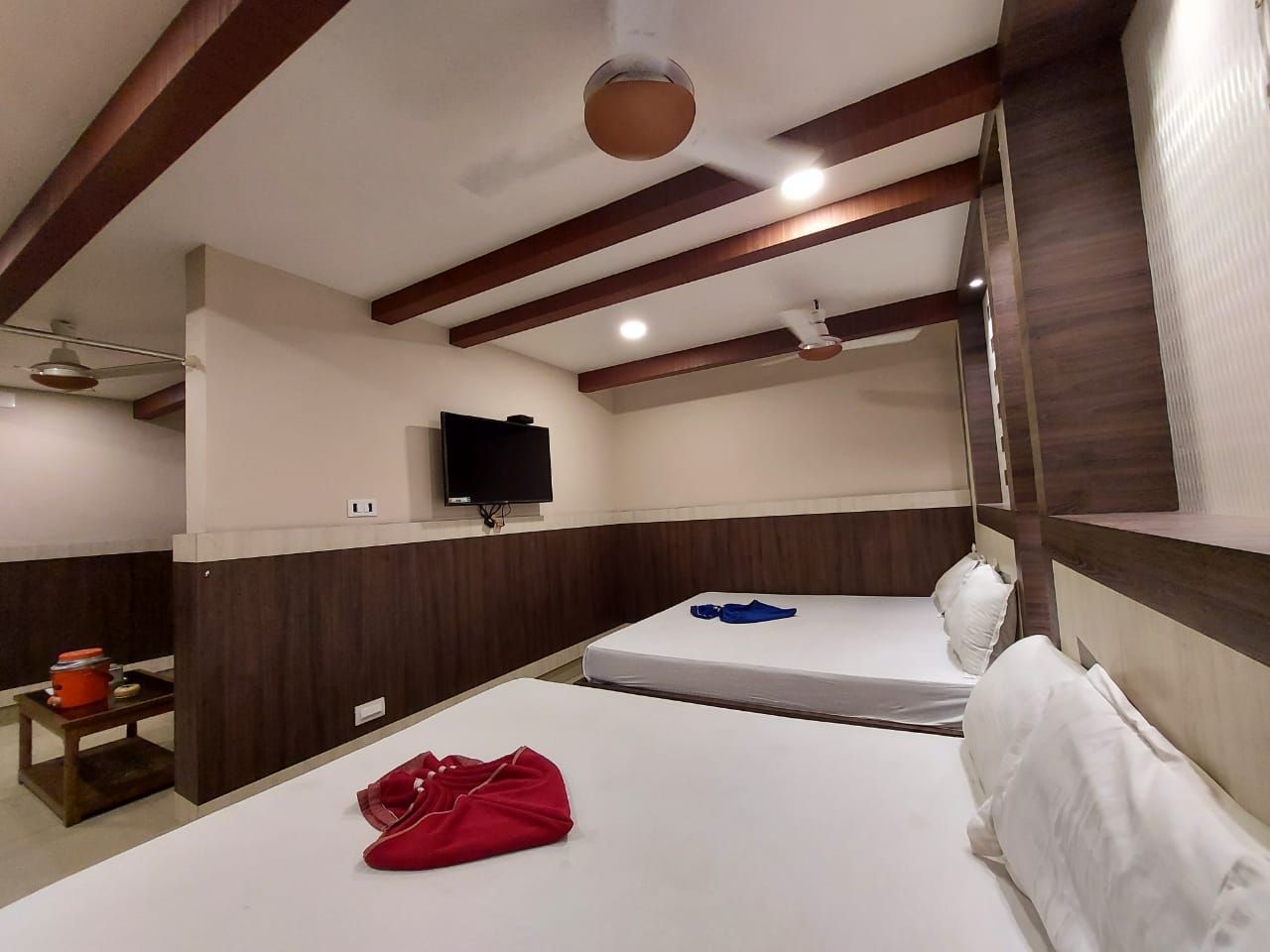 DELUX FOUR BEDED SUITE AC